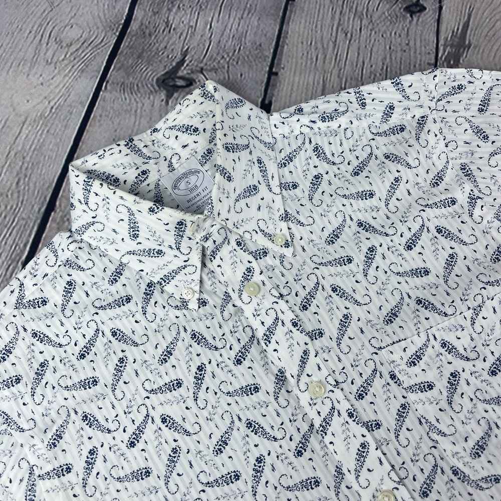 Brooks Brothers Regent Shirt Mens Small Blue Paisley Striped Short Sleeve Button